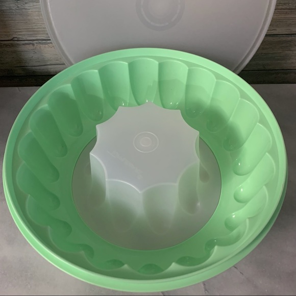 Vintage Tupperware Jello Gel Wreath Mold - Picture 4 of 8